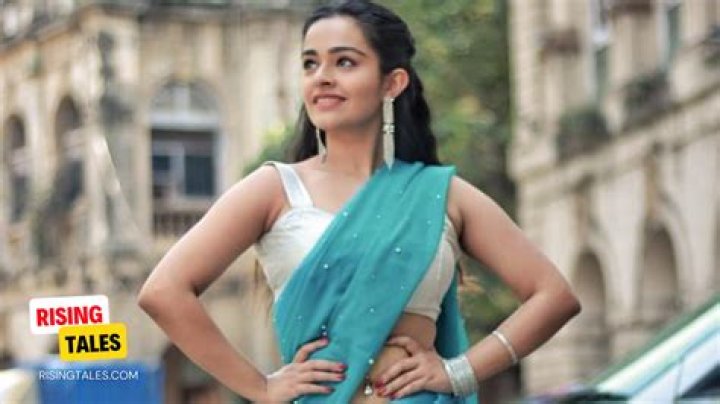 Himanshi Arora Height, Weight, Net Worth, Age, Birthday, Wikipedia, Who, Instagram, Biography