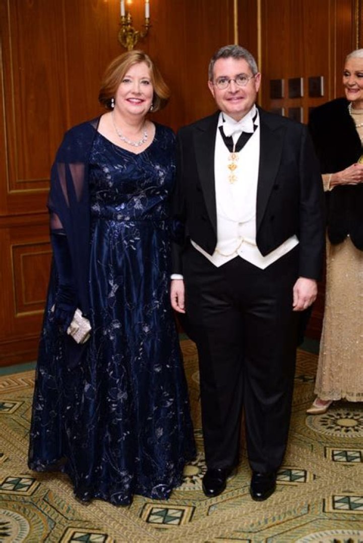 Sally Leo – Leonard Leo’s Wife And Net Worth, How Rich Is American Lawyer?